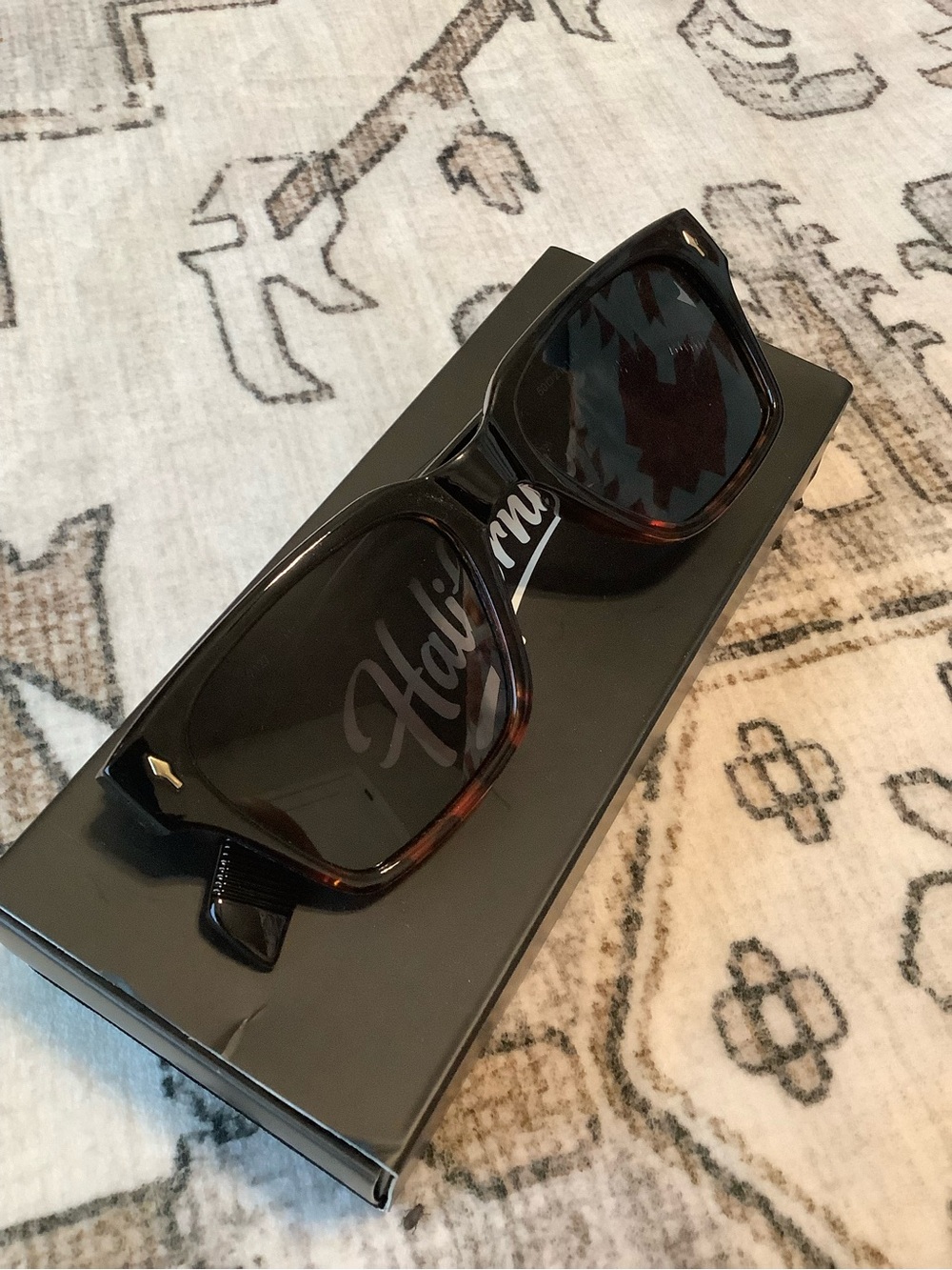 NWOT Tortoiseshell Women’s Sunglasses with Dark Lenses